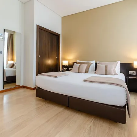 Отель Turim Palace 4*
